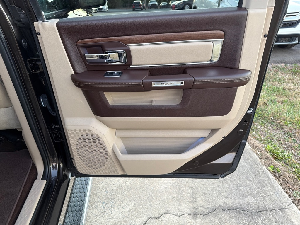 RAM 1500 Laramie 4x4 Crew Cab 5'7" Box 2017