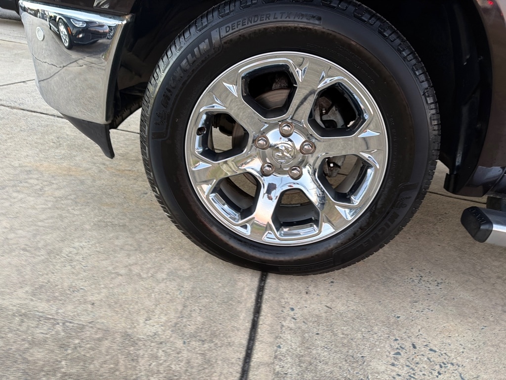 RAM 1500 Laramie 4x4 Crew Cab 5'7" Box 2017