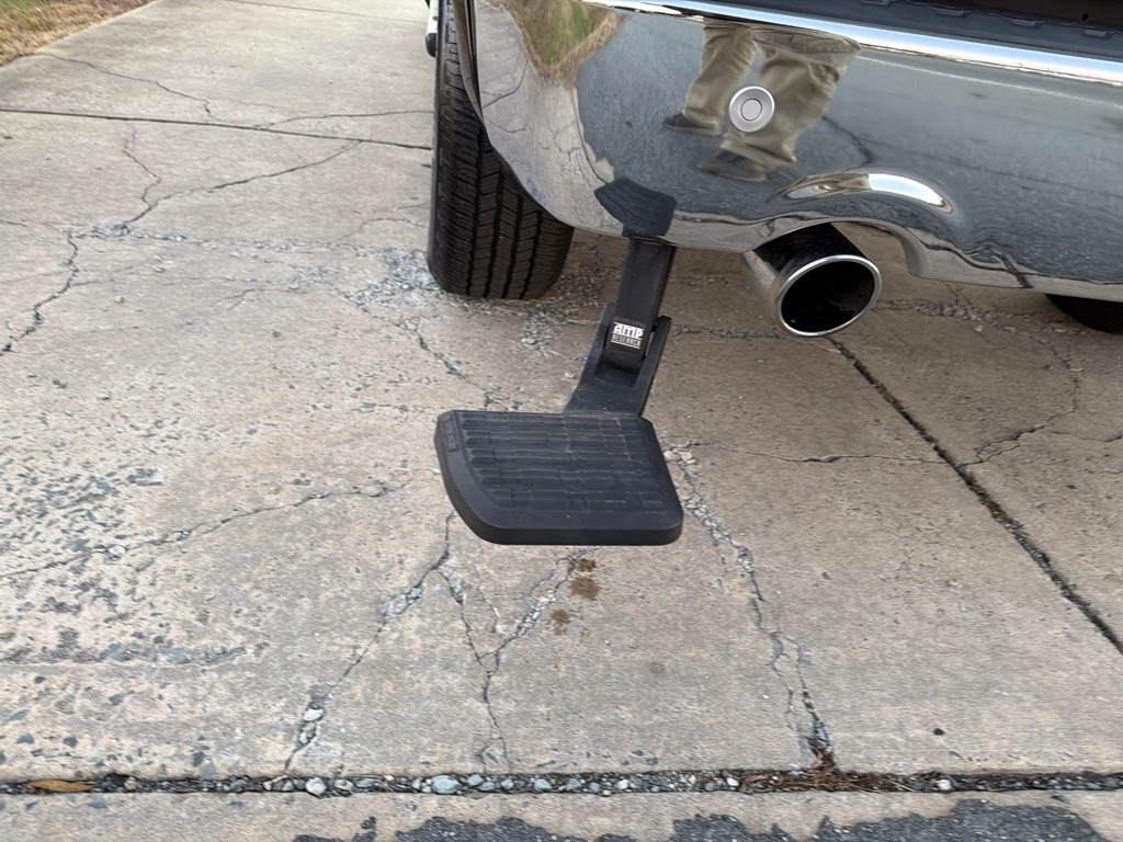 RAM 1500 Laramie 4x4 Crew Cab 5'7" Box 2017