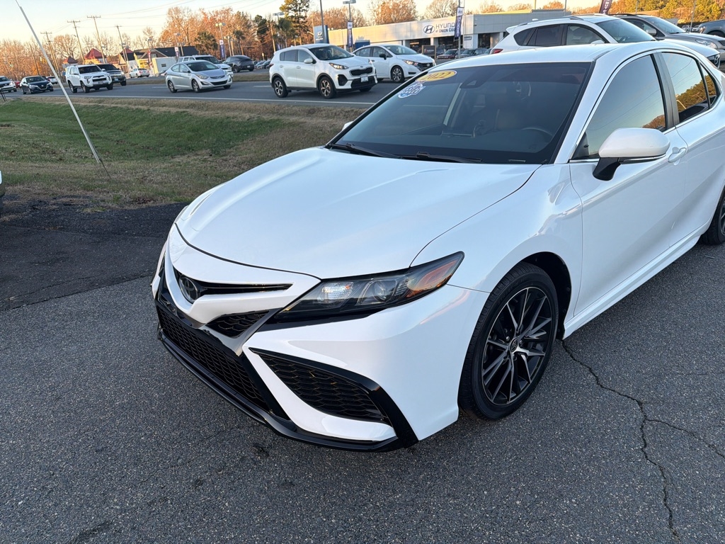 Toyota Camry SE Auto (Natl) 2022