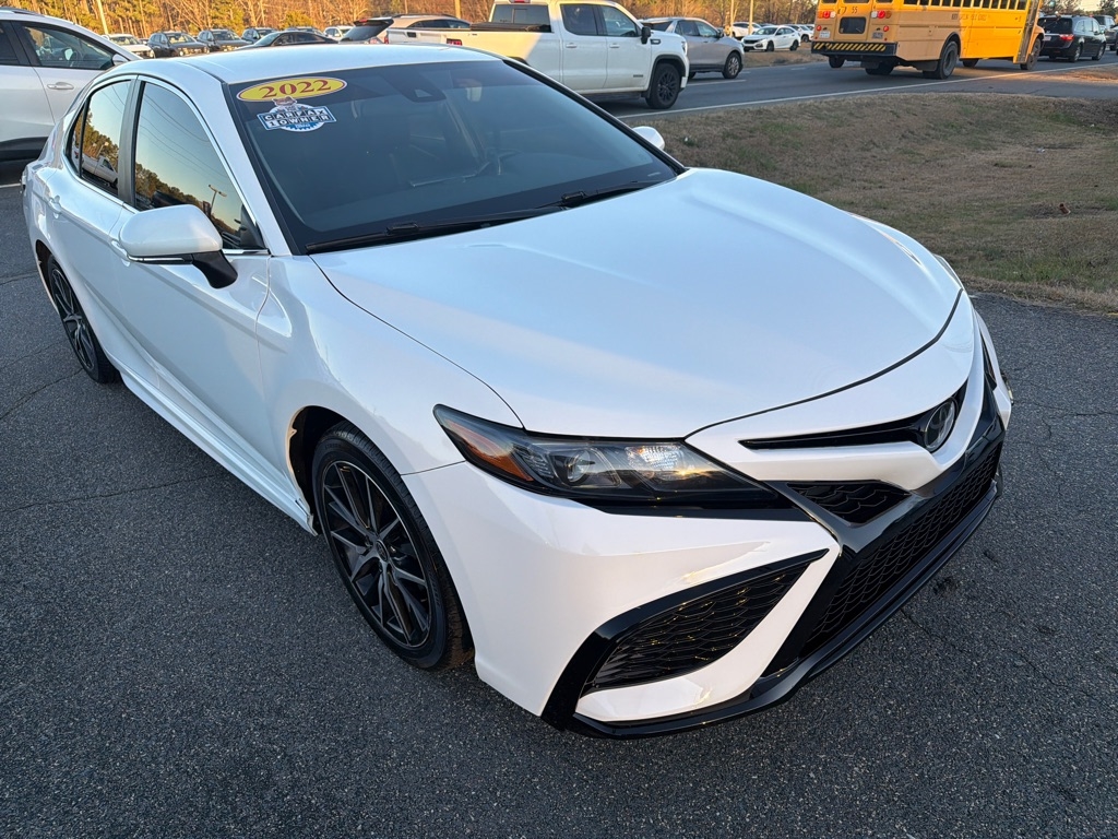 Toyota Camry SE Auto (Natl) 2022