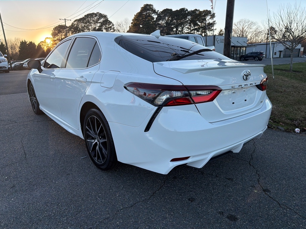 Toyota Camry SE Auto (Natl) 2022