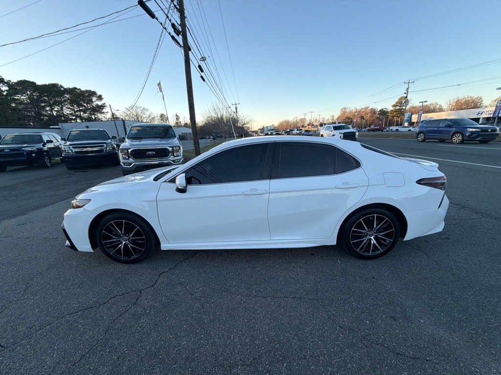 Toyota Camry SE Auto (Natl) 2022