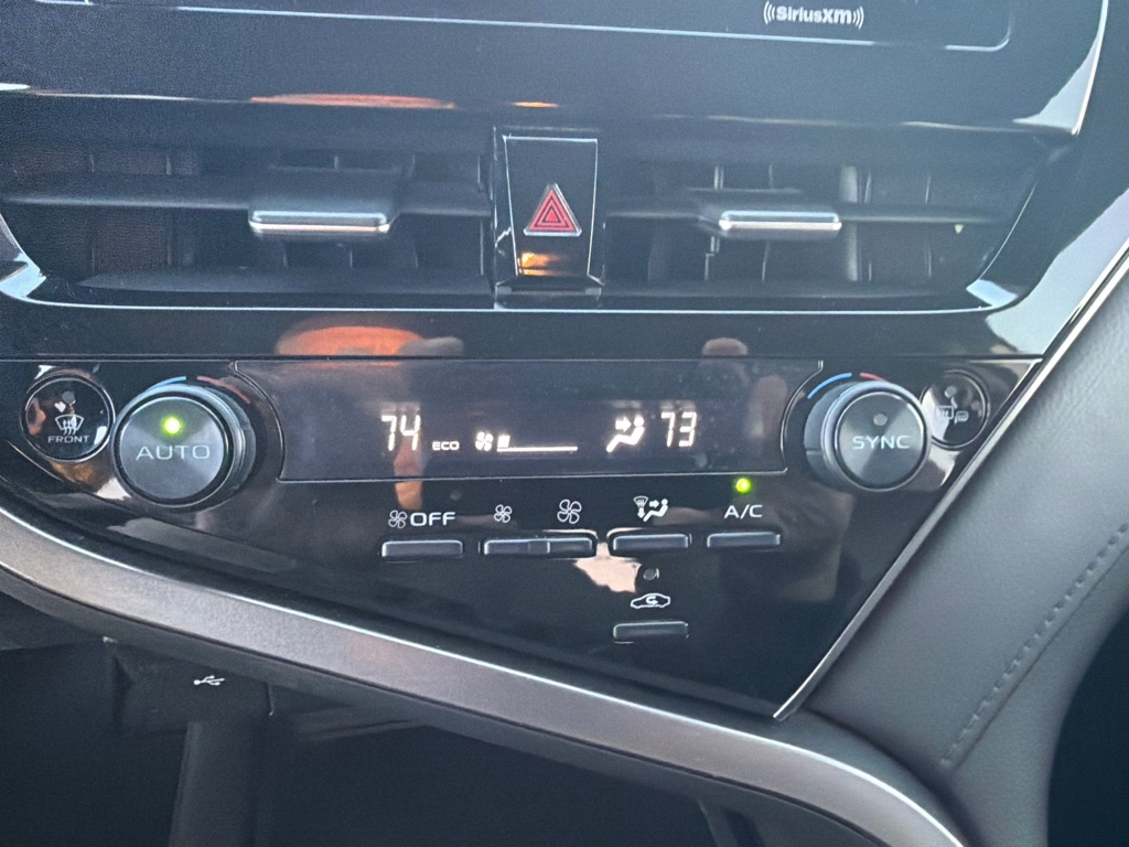 Toyota Camry SE Auto (Natl) 2022