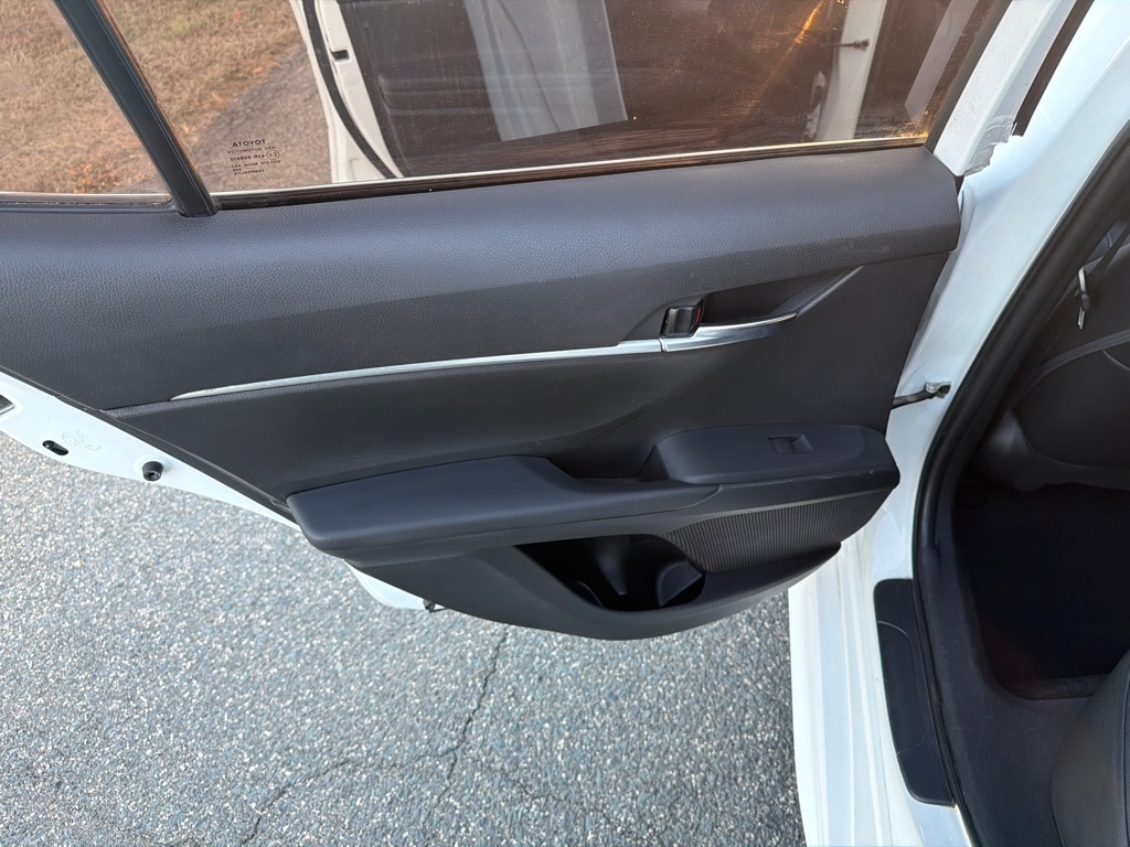 Toyota Camry SE Auto (Natl) 2022