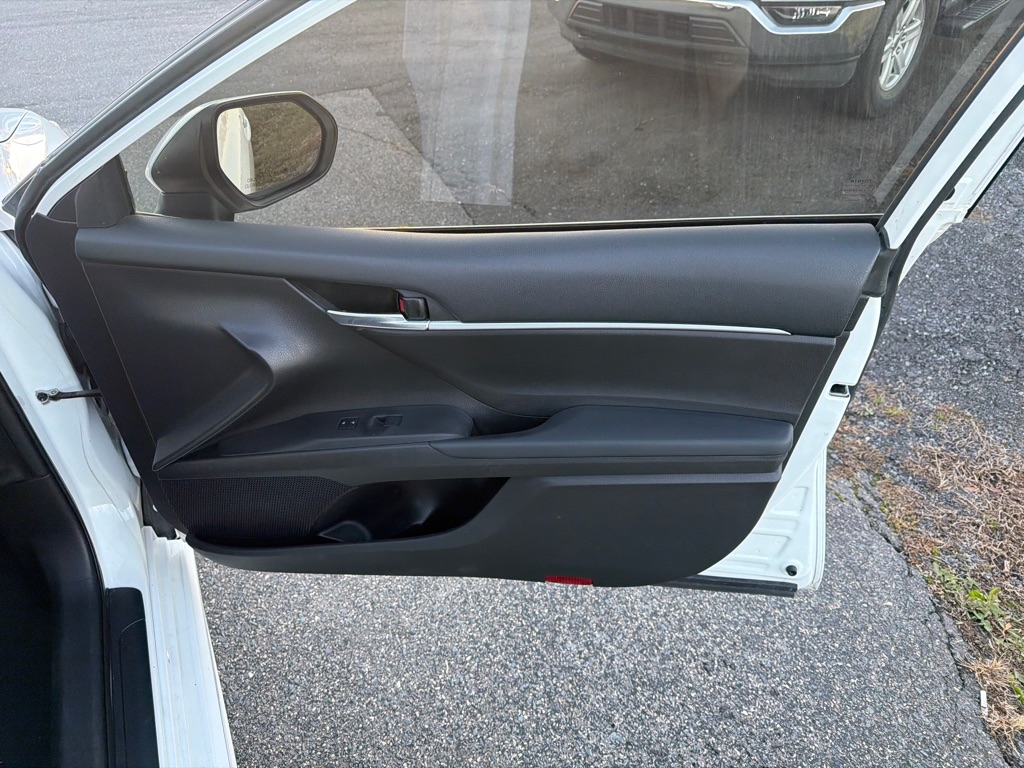 Toyota Camry SE Auto (Natl) 2022