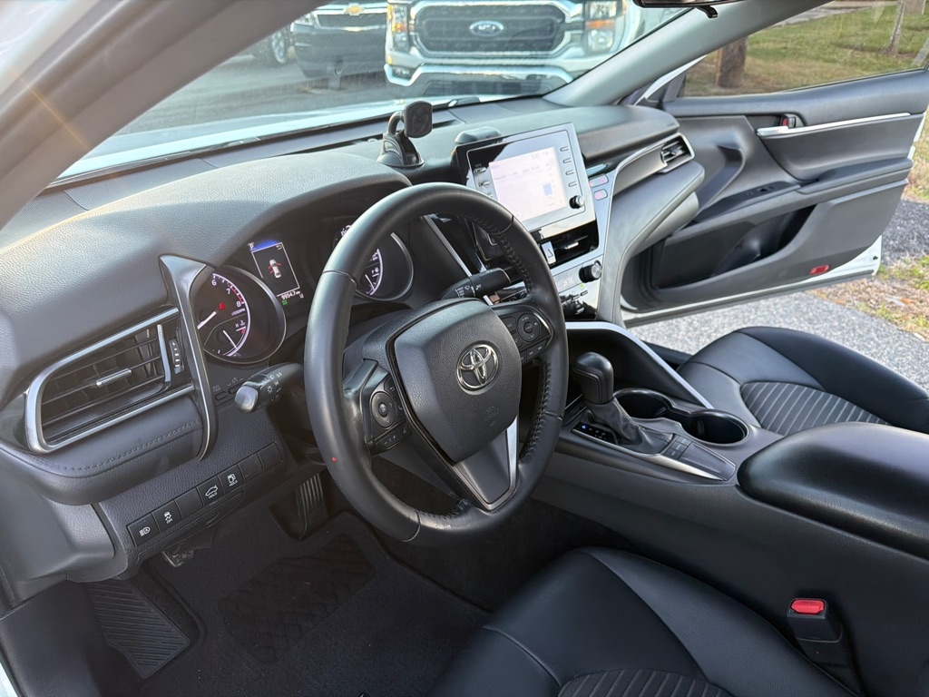 Toyota Camry SE Auto (Natl) 2022