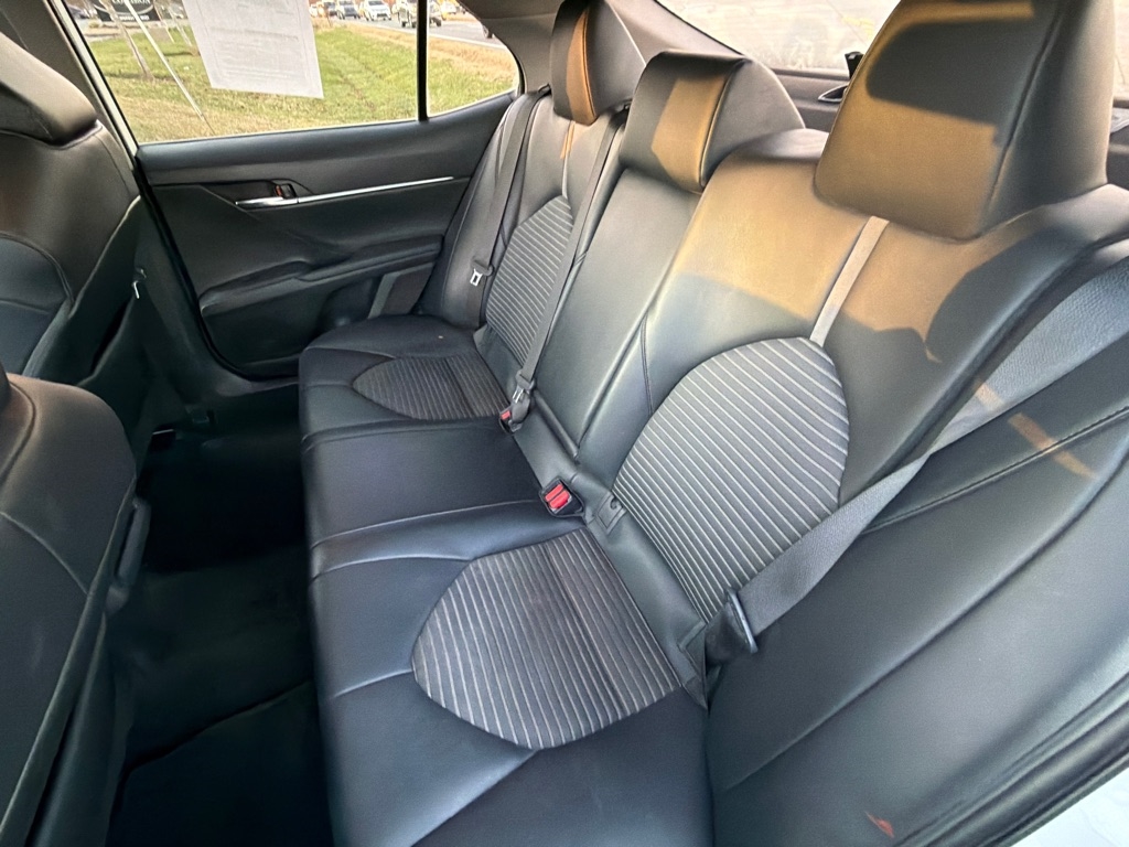 Toyota Camry SE Auto (Natl) 2022