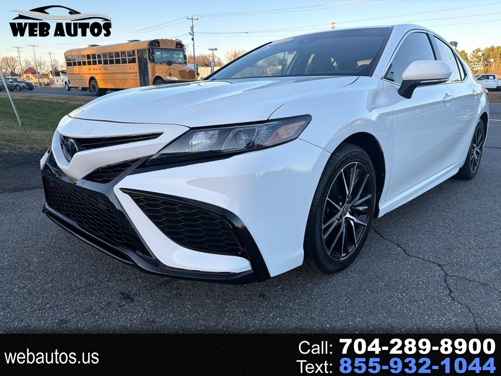 Toyota Camry SE Auto (Natl) 2022