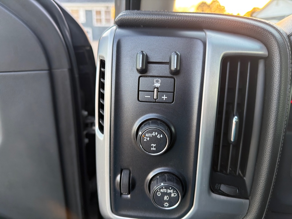 GMC Sierra 1500 4WD Double Cab 143.5" SLT 2017