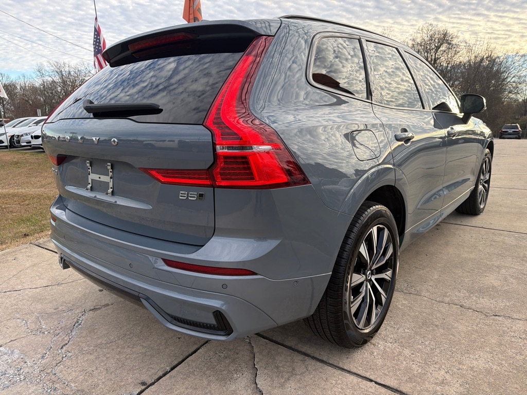 Volvo XC60 B5 AWD Plus Dark Theme 2023
