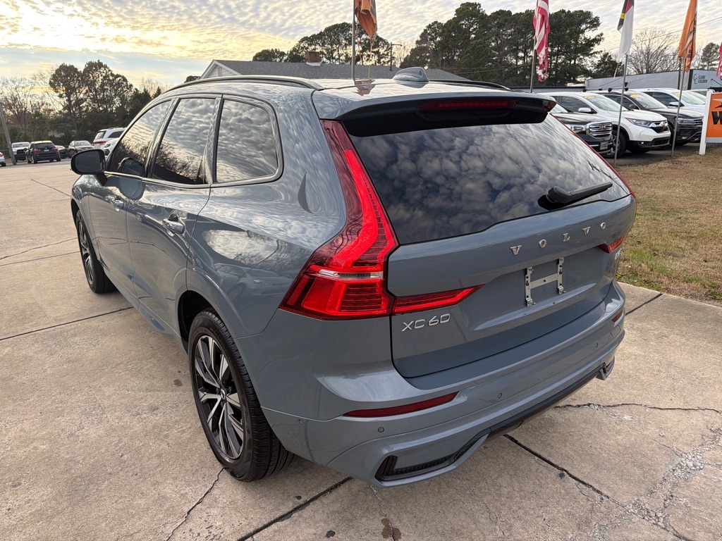 Volvo XC60 B5 AWD Plus Dark Theme 2023