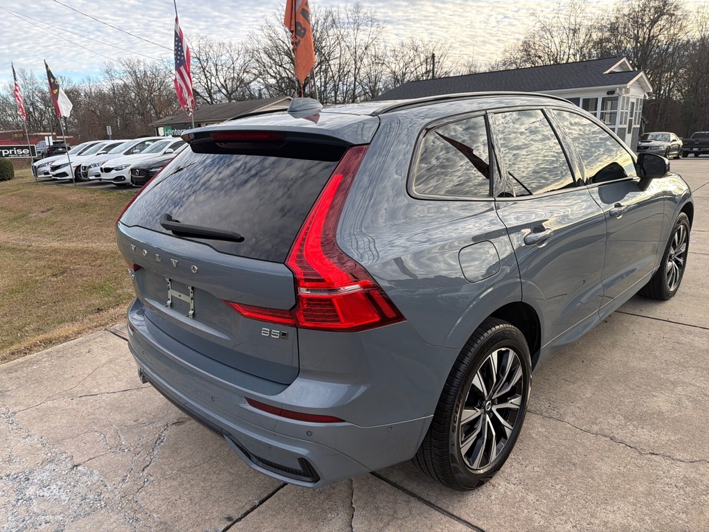 Volvo XC60 B5 AWD Plus Dark Theme 2023