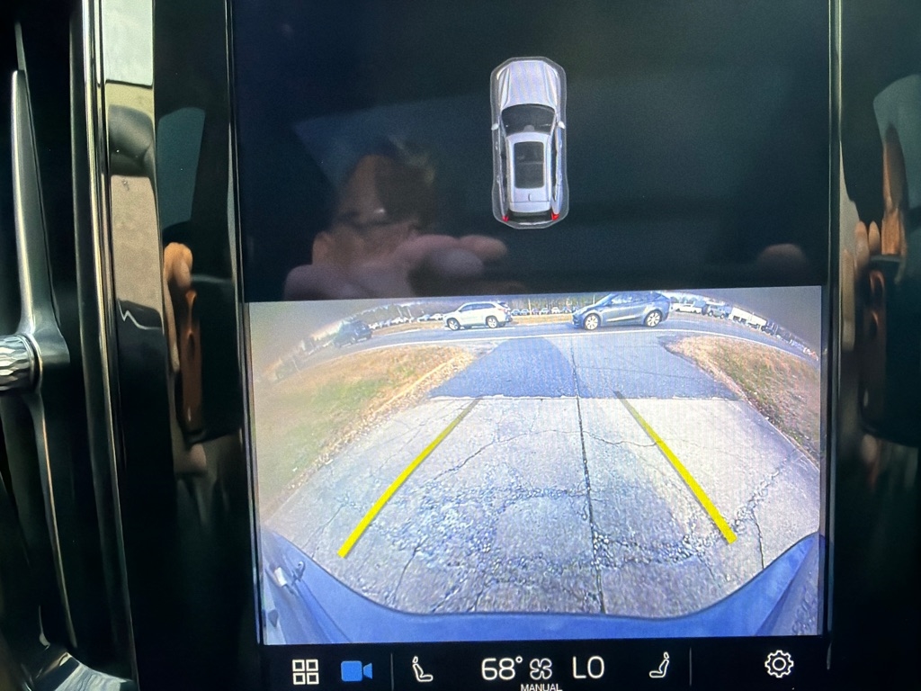 Volvo XC60 B5 AWD Plus Dark Theme 2023