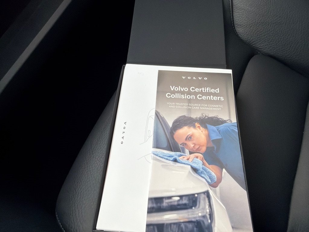 Volvo XC60 B5 AWD Plus Dark Theme 2023