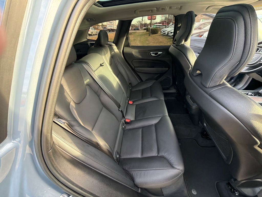 Volvo XC60 B5 AWD Plus Dark Theme 2023