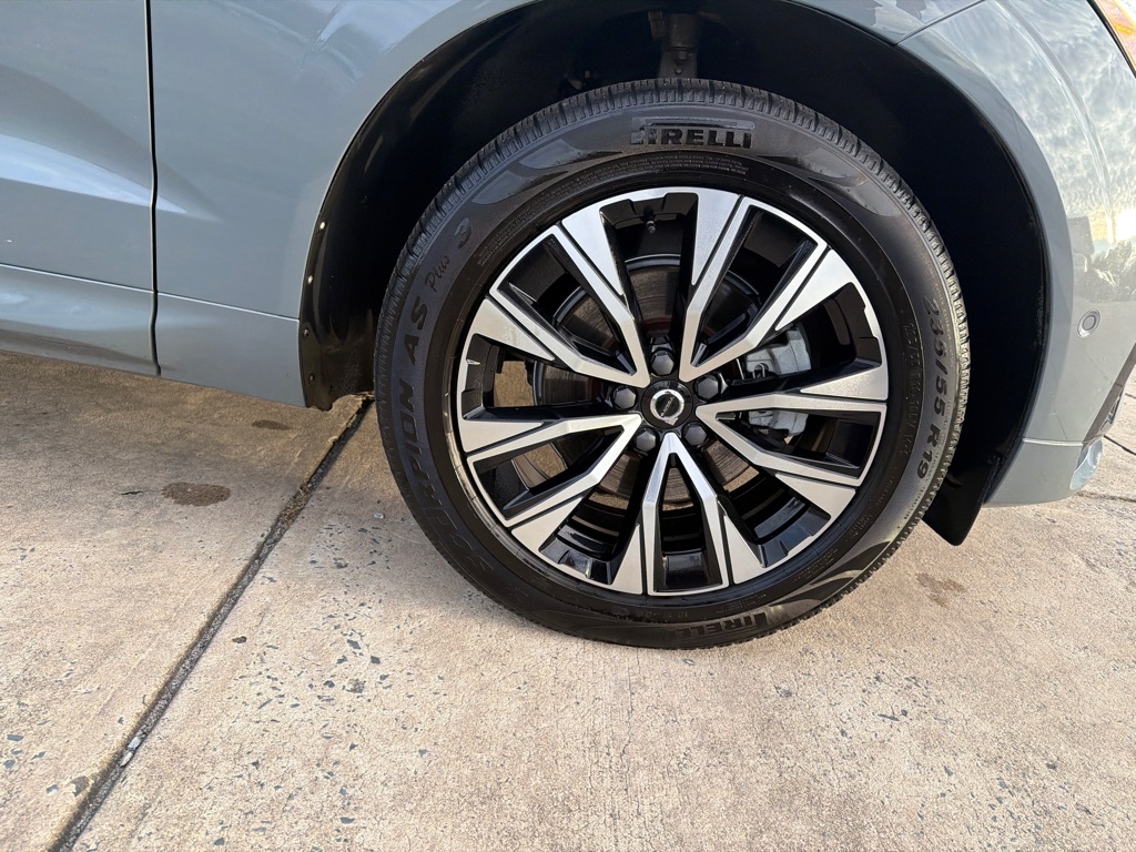 Volvo XC60 B5 AWD Plus Dark Theme 2023