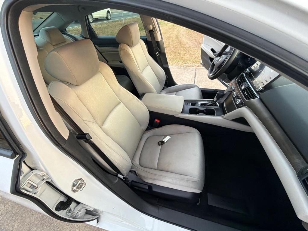 Honda Accord Sedan LX 1.5T CVT 2019