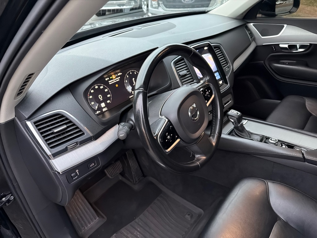 Volvo XC90 T5 FWD Momentum 7P 2021