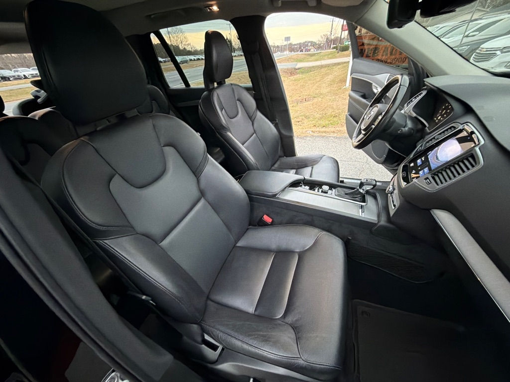 Volvo XC90 T5 FWD Momentum 7P 2021