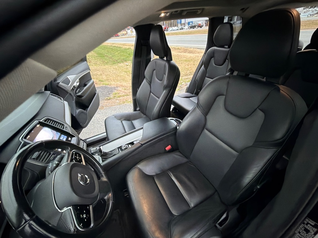 Volvo XC90 T5 FWD Momentum 7P 2021