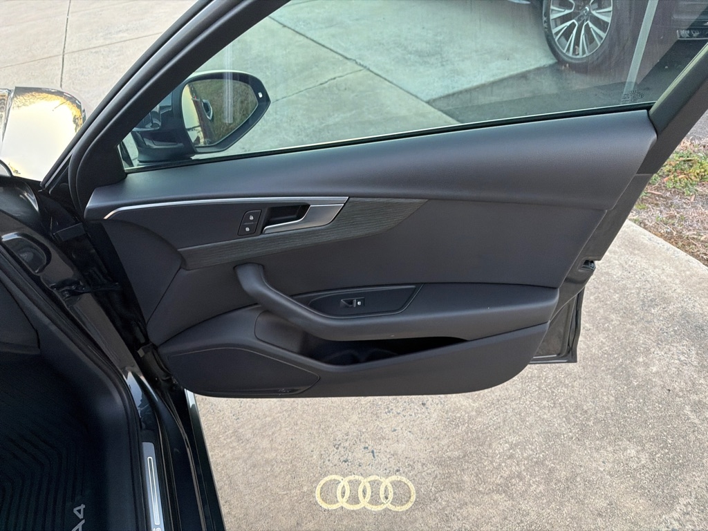 Audi A4 Premium 45 TFSI quattro 2019