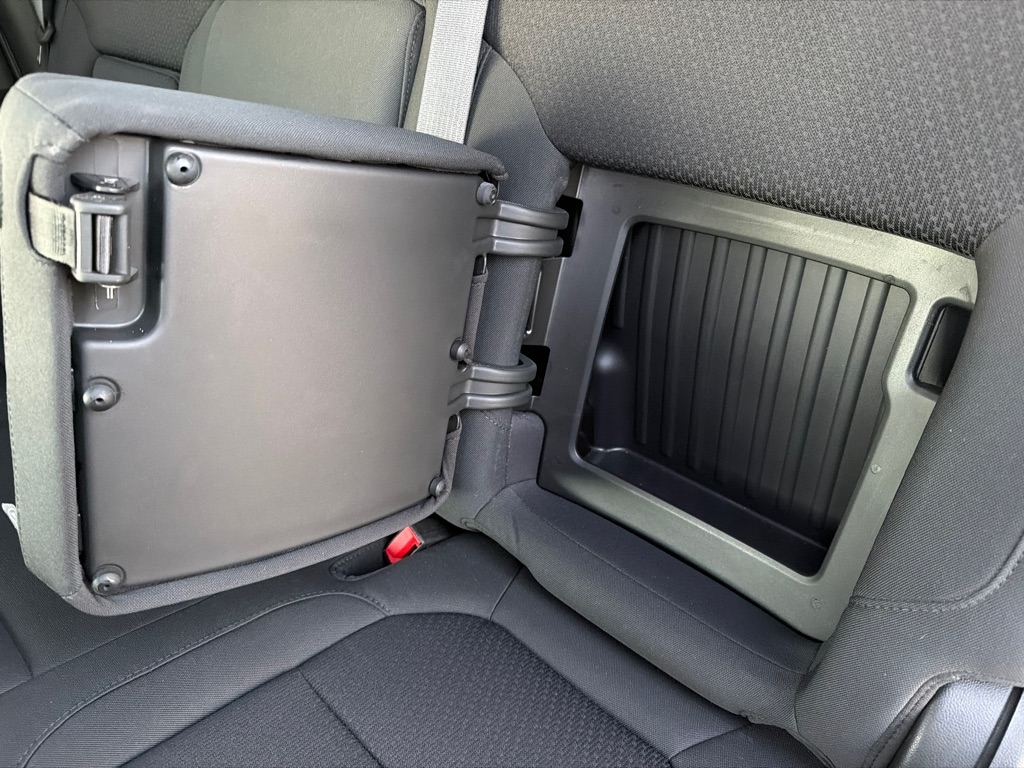 Chevrolet Silverado 1500 4WD Crew Cab 147" Custom 2019