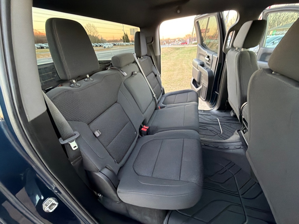 Chevrolet Silverado 1500 4WD Crew Cab 147" Custom 2019