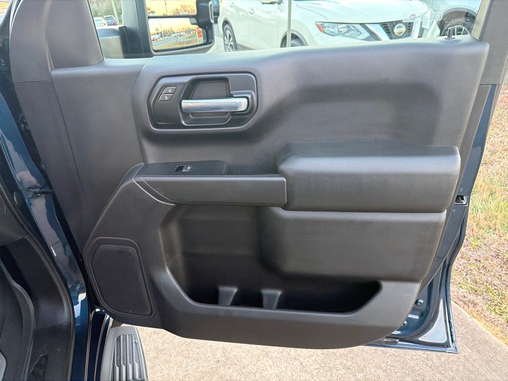 Chevrolet Silverado 1500 4WD Crew Cab 147" Custom 2019