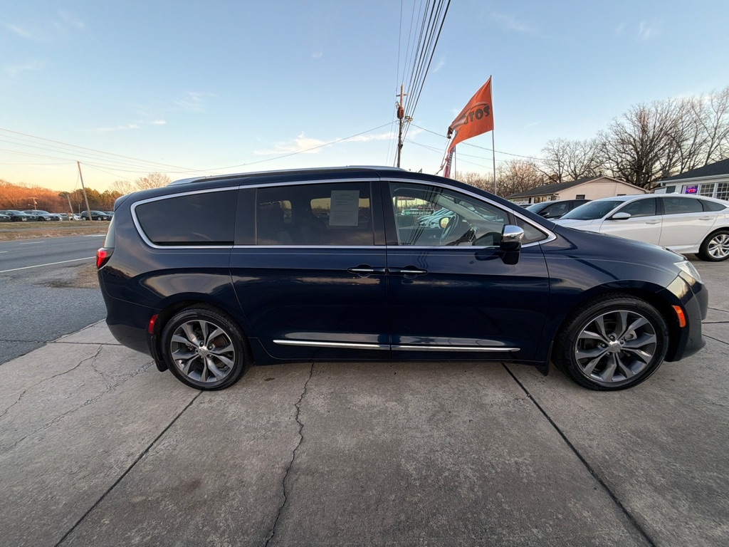 Chrysler Pacifica Limited FWD 2017