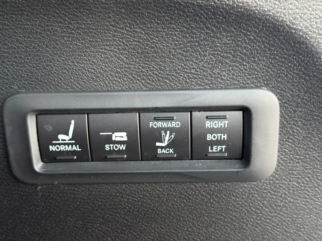 Chrysler Pacifica Limited FWD 2017