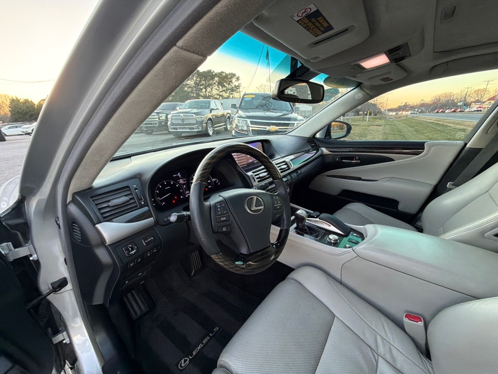 Lexus LS LS 460 RWD 2017