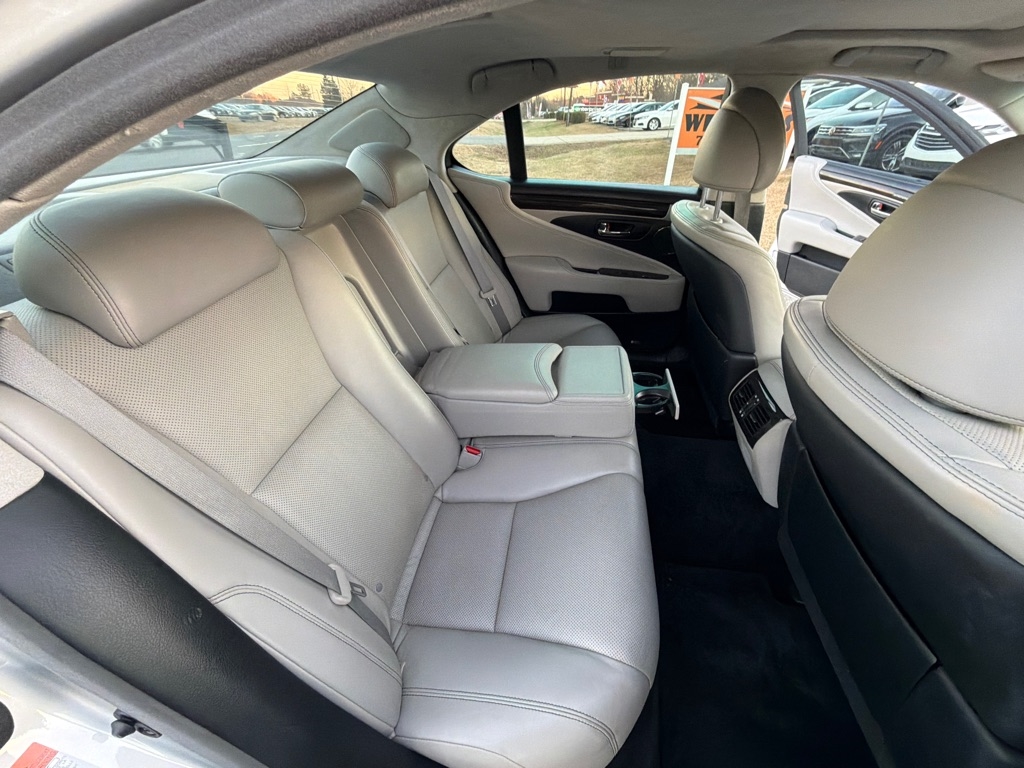 Lexus LS LS 460 RWD 2017