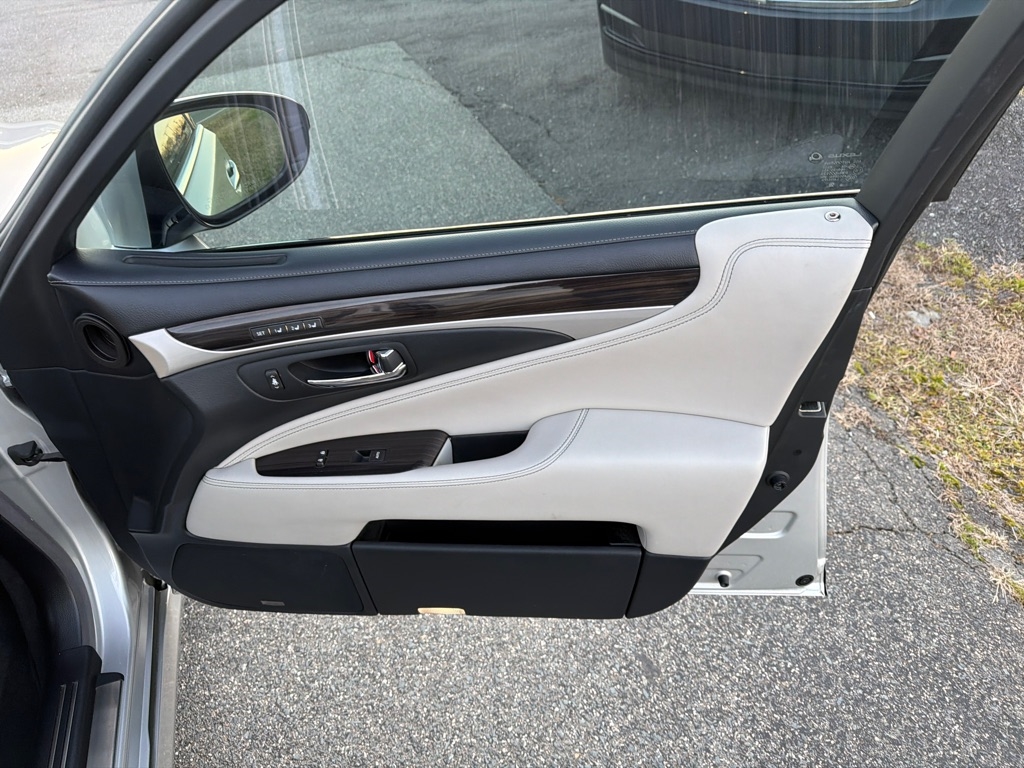 Lexus LS LS 460 RWD 2017