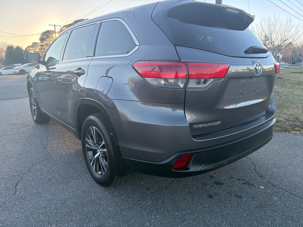 Toyota Highlander LE V6 AWD (Natl) 2018