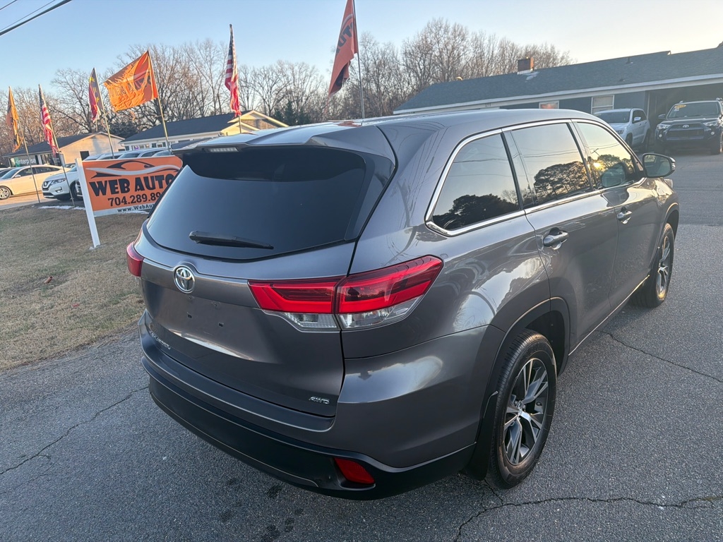 Toyota Highlander LE V6 AWD (Natl) 2018