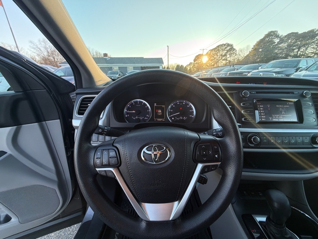 Toyota Highlander LE V6 AWD (Natl) 2018