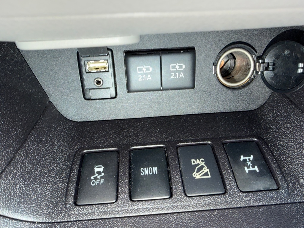 Toyota Highlander LE V6 AWD (Natl) 2018