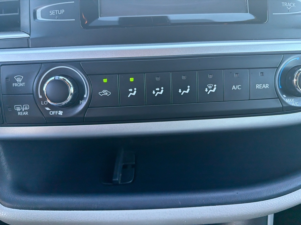 Toyota Highlander LE V6 AWD (Natl) 2018