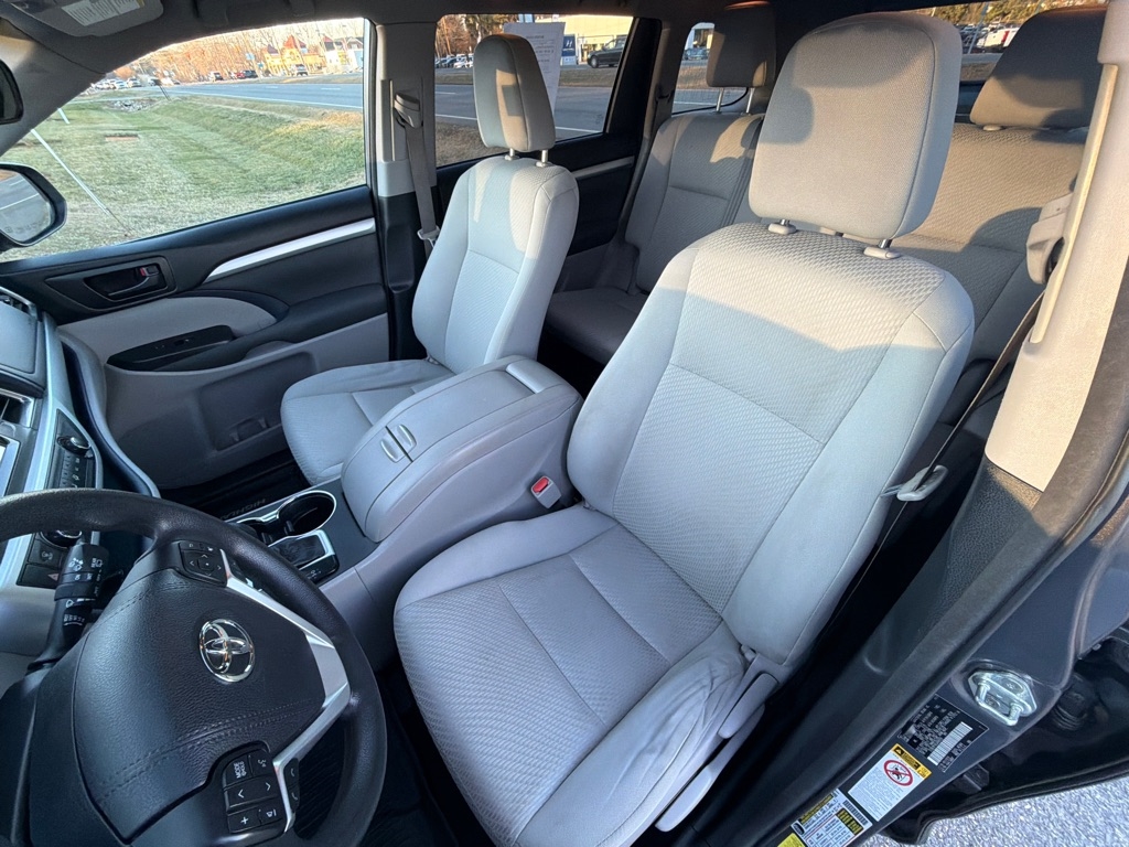 Toyota Highlander LE V6 AWD (Natl) 2018