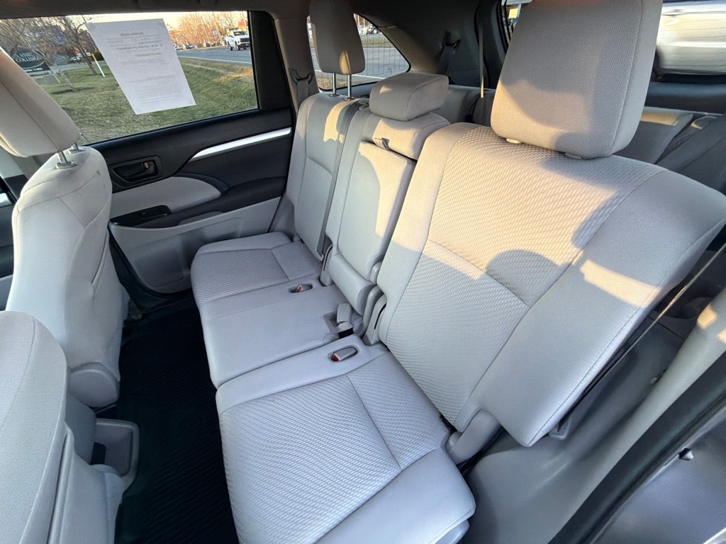 Toyota Highlander LE V6 AWD (Natl) 2018