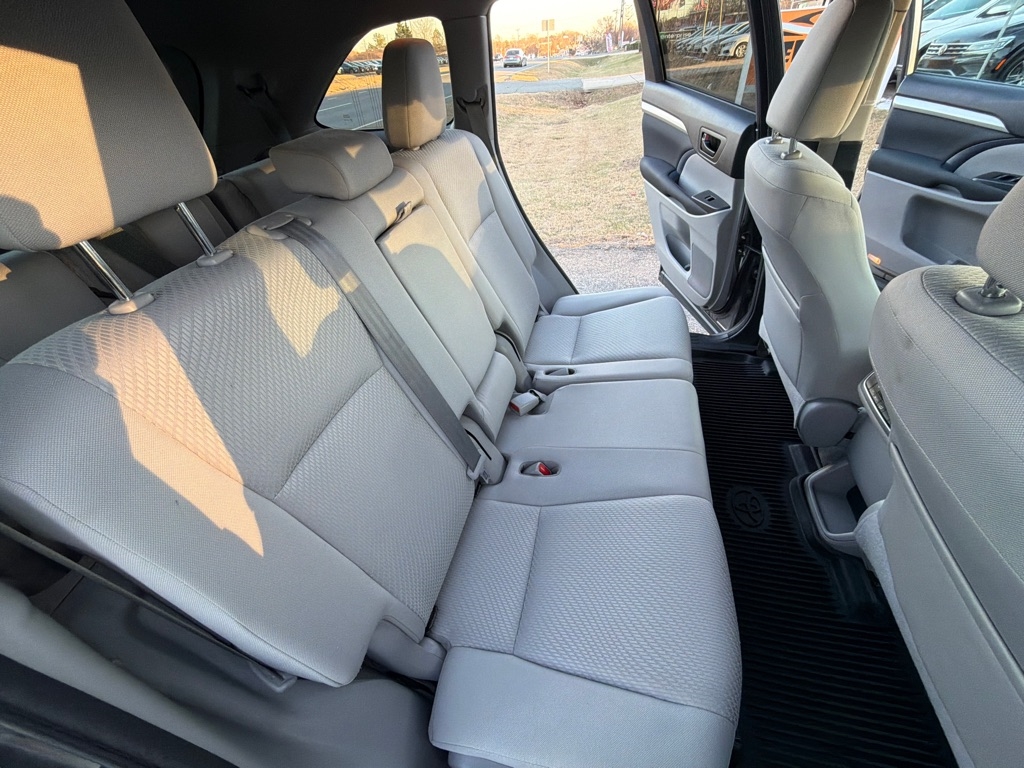 Toyota Highlander LE V6 AWD (Natl) 2018