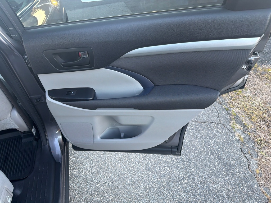 Toyota Highlander LE V6 AWD (Natl) 2018