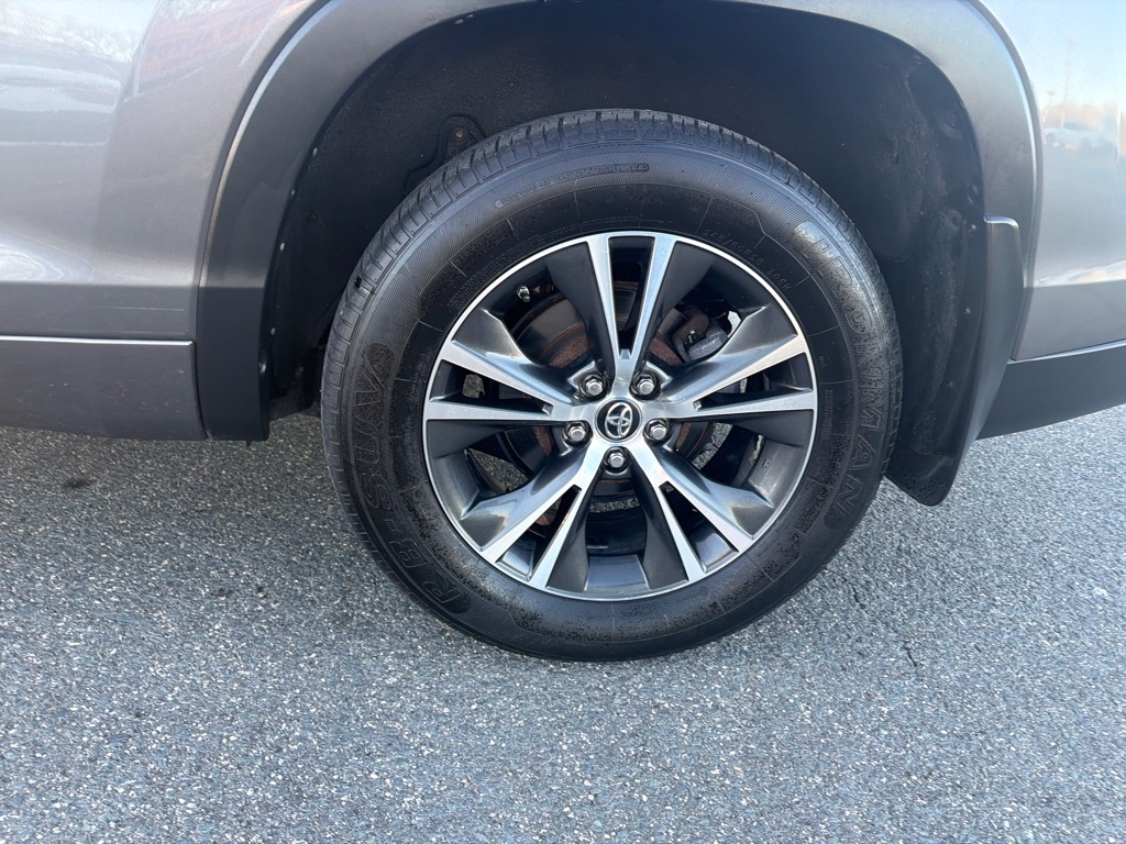 Toyota Highlander LE V6 AWD (Natl) 2018