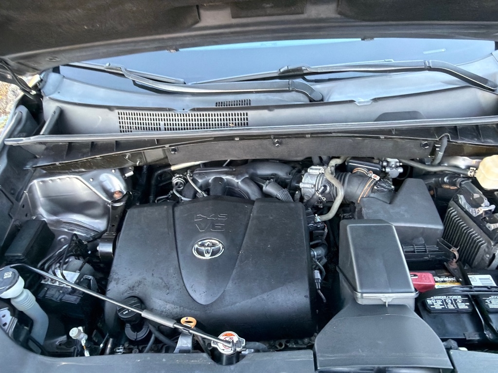 Toyota Highlander LE V6 AWD (Natl) 2018