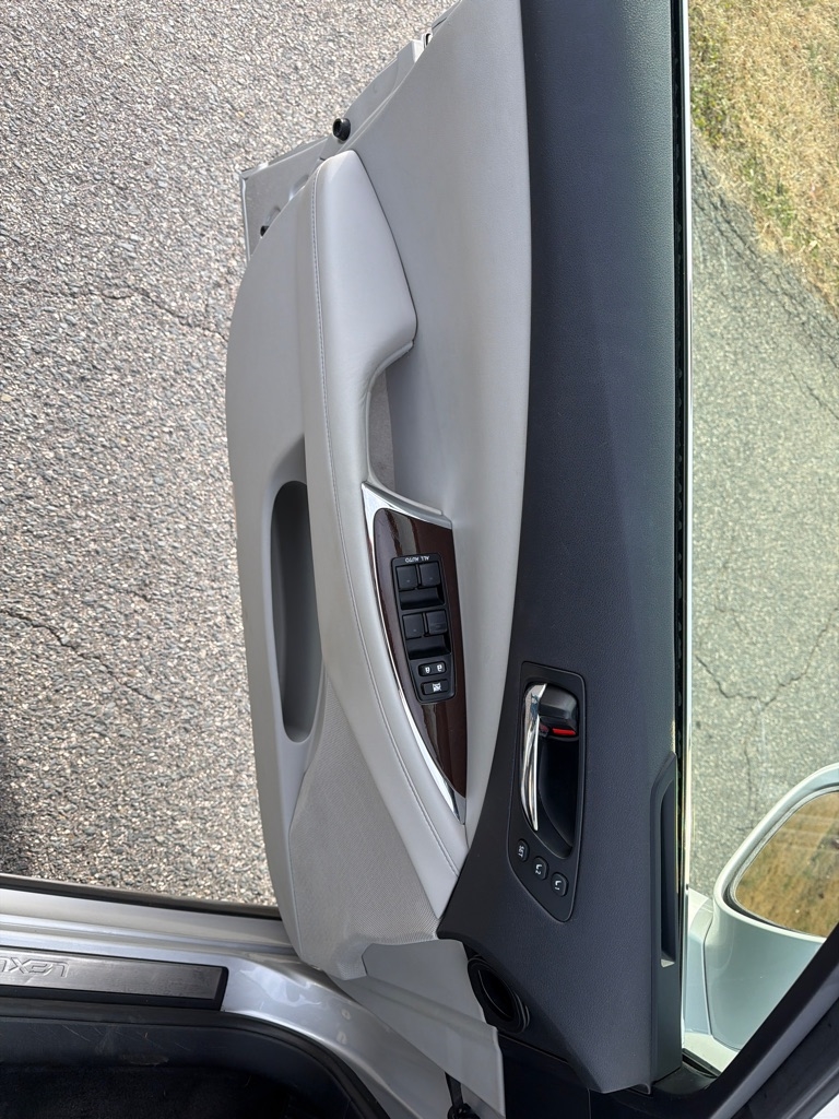 Lexus ES 350 4dr Sdn 2012