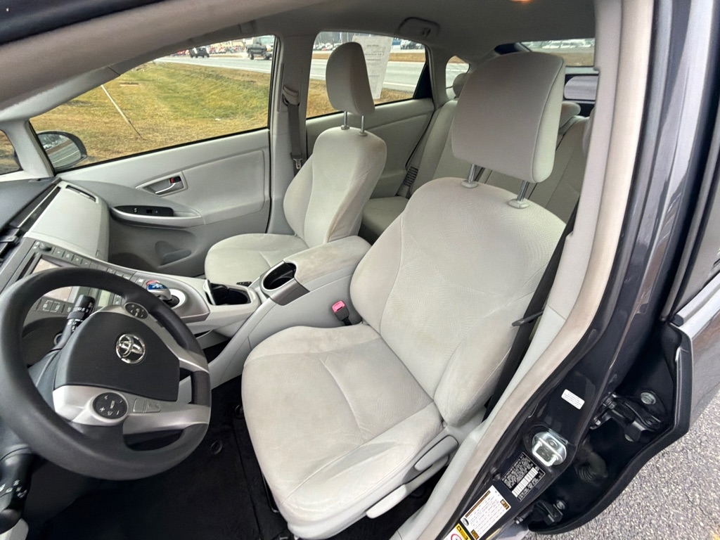 Toyota Prius 5dr HB Three (Natl) 2012