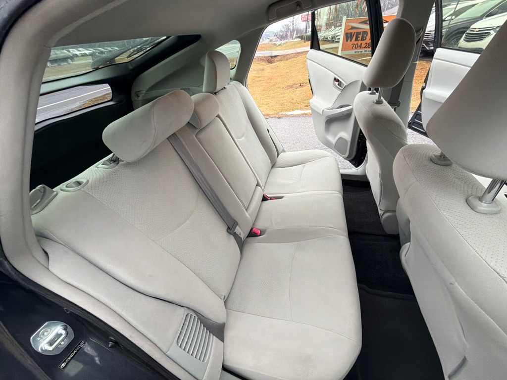 Toyota Prius 5dr HB Three (Natl) 2012