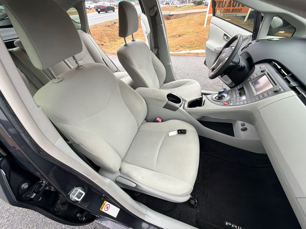 Toyota Prius 5dr HB Three (Natl) 2012