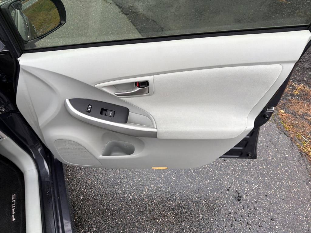 Toyota Prius 5dr HB Three (Natl) 2012